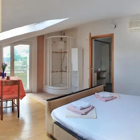 Apartment Toro Pag Town