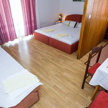 Apartment Toro Pag Town
