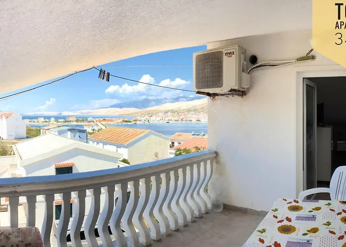 Apartment Toro Pag Town