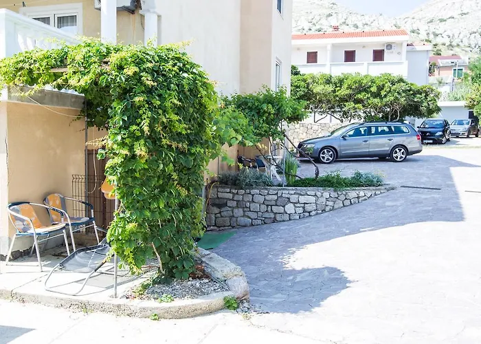 Apartment Toro Pag Town